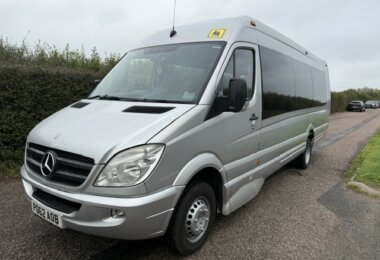 19 seater mercedes Sprinter 516 cdi